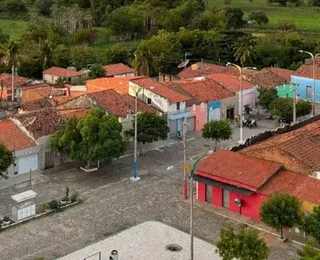 Guerra pelo tráfico expulsa moradores e deixa cidade em ruína