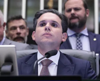 Hugo Motta gastou R$ 232 mil em voos fretados com verba pública