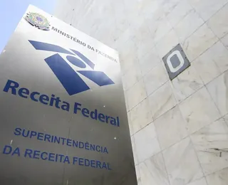 Receita vai notificar adultos que moram com pais? Saiba resposta definitiva