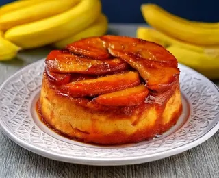 Uma homenagem ao Dia da Banana: aprenda torta invertida fácil e deliciosa