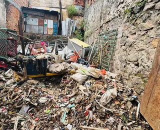 Vídeo: ferro-velho é interditado por receptar cabos roubados em Salvador