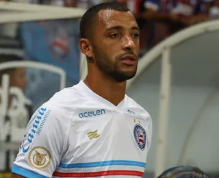 Zagueiro emprestado pelo Bahia faz gol 'de peixinho' na Sula; assista
