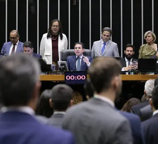 Entenda a relação entre a PEC da Blindagem, anistia e eleição de 2026 - Imagem