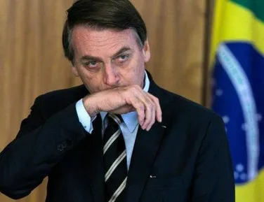 Bolsonaro recebe atendimento médico na prisão após crise de soluço - Imagem