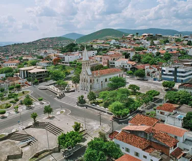 Após gastar R$ 15 milhões em 2025, prefeitura de Jequié é alvo do MP - Imagem
