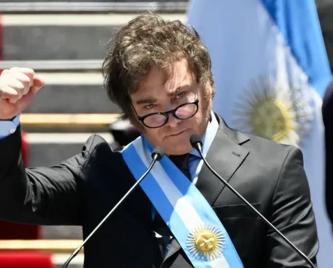 Ministro de Lula ataca Milei e chama argentino de palhaço
