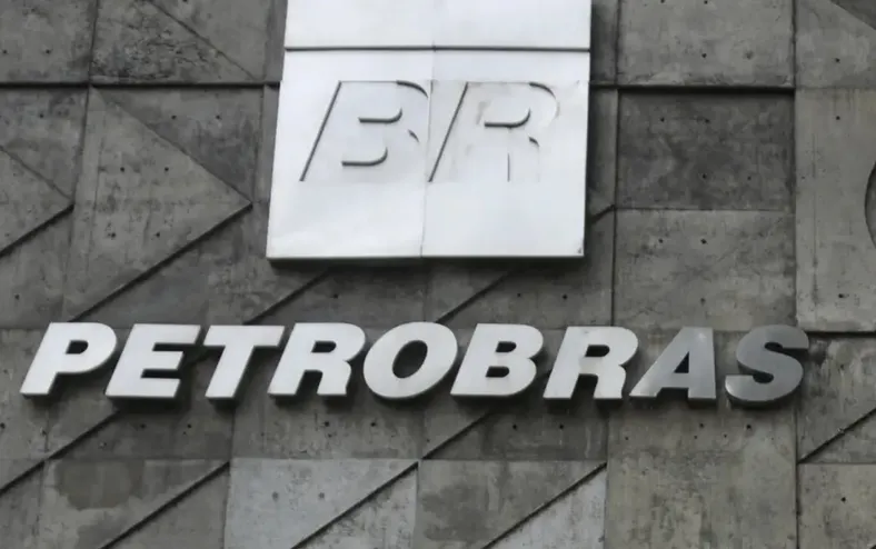 Diesel fica mais caro a partir deste sábado e e impacto pode chegar aos postos - Imagem