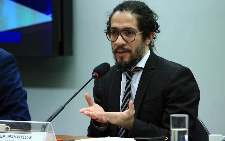 'Vivo para vê-lo no banco dos réus', diz Jean Wyllys sobre Bolsonaro - Imagem