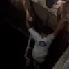 Vídeo: três estudantes caem em canal após estrutura ceder na Cidade Baixa - Imagem