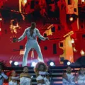 Após adiamento, Léo Santana grava DVD com grande público imagem