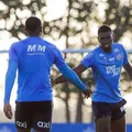 Com dupla no campo, Bahia vislumbra zaga completa em reapresentação imagem