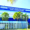 Bebê de 1 ano é baleada na cabeça dentro de carro imagem