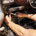 Bomba na Alemanha: chanceler Merz luta para salvar carros a gasolina imagem