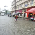 Caos em Salvador: chuva causa deslizamentos e suspensão de embarcações imagem