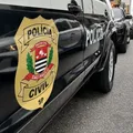 Criança de 11 anos atira acidentalmente no amigo com arma do pai imagem