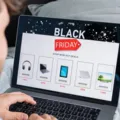 Crime quase perfeito! Entenda 'golpe da letra trocada' na Black Friday imagem