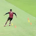 Em recuperação, atleta do Vitória publica vídeo em treino: "Voltando" imagem