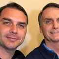 Flávio Bolsonaro é apontado como fator decisivo na prisão de Bolsonaro imagem