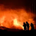 Explosão em indústria deixa 22 feridos e provoca incêndio; vídeo imagem