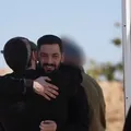 Hamas libera últimos israelenses vivos em troca de 2 mil palestinos imagem