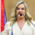 Ivana Bastos recebe alta após ficar internada na UTI em Salvador imagem