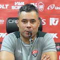 Jair Ventura enaltece torcida e atuação do Vitória: "Controle total" imagem
