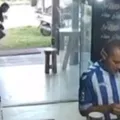 Jovem é morto a tiros dentro de loja em destino turístico da Bahia imagem