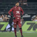 Lesionado, goleiro Lucas Arcanjo não joga mais pelo Vitória em 2025 imagem