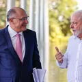 Alckmin faz ”ameaça” para se manter na vice de Lula imagem