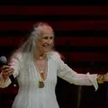 Maria Bethânia: saiba como foi a primeira noite da turnê de 60 anos em Salvador imagem