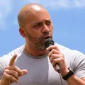 Moraes toma decisão sobre pena de Daniel Silveira imagem