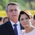 Michelle pode ganhar bolada com perda de patente de Bolsonaro; entenda imagem