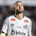 Neymar critica arbitragem após Santos perder para o Vitória imagem