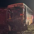 Ônibus com destino à Bahia se envolve em acidente no Distrito Federal imagem