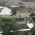 Susto: ventania arranca telhado de escola em Salvador imagem