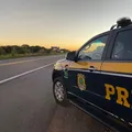 Motociclista morre após batida com carro na BR-324 em Salvador imagem