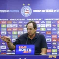 Rogério Ceni rebate críticas de Abel Ferreira ao gramado da Fonte Nova imagem