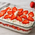 Só 4 ingredientes: aprenda sobremesa de morango rápida, fácil e cremosa imagem