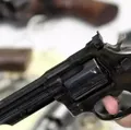 Surto em condomínio: homem dispara arma e BOPE invade apartamento imagem