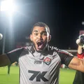 Titular absoluto do Vitória, Lucas Arcanjo vira preocupação imagem