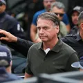 Veja a primeira foto de Bolsonaro após prisão preventiva na sede da PF imagem