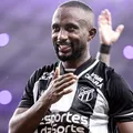 Volante que atuou todos os jogos do Ceará está fora contra o Vitória imagem
