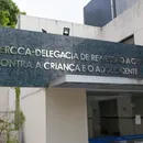 Condenada por abusar sexualmente de adolescente de 13 anos é presa na RMS