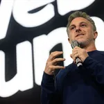 Luciano Huck entra na disputa pela compra de banco digital famoso - Imagem