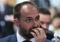 Eduardo Bolsonaro dá calote na Câmara e entra na lista de devedores imagem