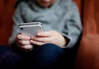 Idade mínima para usar redes sociais e IA vai estar em lei no Brasil