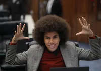 Brigas e invasão à igreja: quem é Renato Freitas, o deputado 'brigão' do PT imagem