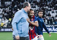 De volta! Caio Alexandre reforça o Bahia após quase três meses