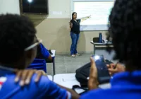 Professores de Camaçari turbinam salário com novas gratificações imagem