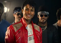 Cinebiografia de Michael Jackson ganha trailer e detalhes surpreendem imagem